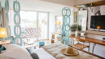 Deluxe Double Room | Premium bedding, minibar, in-room safe, individually decorated