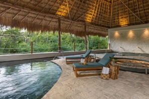 Bañera de hidromasaje exterior