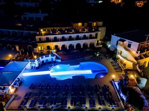 Front of property - evening/night - Hotel Terme President (Ischia)