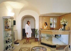 Soins corporels, soins d'aromathérapie, massages aux pierres chaudes