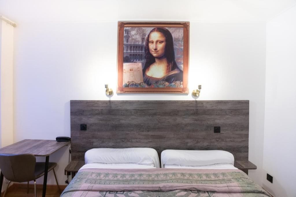 Kamer, 1 twee- of 2 eenpersoonsbedden | Een bureau, gratis babybedden, extra bedden (toeslag), gratis wifi