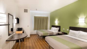 Skrivbord, ljudisolering, strykjÀrn/strykbrÀda och gratis wi-fi