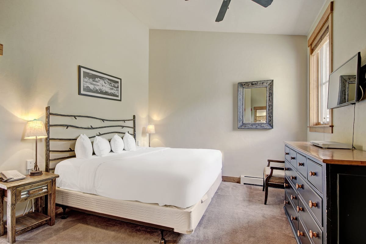 1 habitación, ropa de cama de alta calidad y decoración personalizada