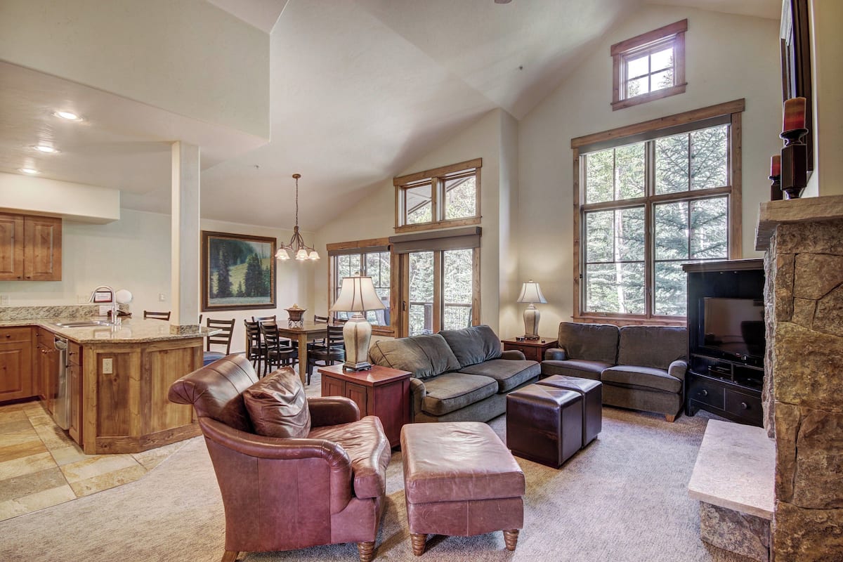 Townhome, 2 Bedrooms | Living area