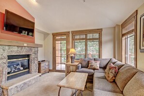 30-inch TV with cable channels, fireplace - Mountain Thunder Lodge, A Vail Resorts Property (Breckenridge)