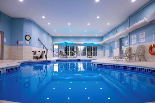 Holiday Inn Express & Suites Center Township by IHG