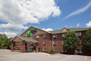 Exterior - Holiday Inn Express & Suites Center Township by IHG (Monaca)