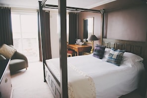 Chambre Prestige double | Décor unique, ameublement unique, accès au Wi-Fi (inclus)