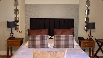 Quarto casal premium | Individualmente decorados, individualmente mobiliados, Wi-Fi de cortesia