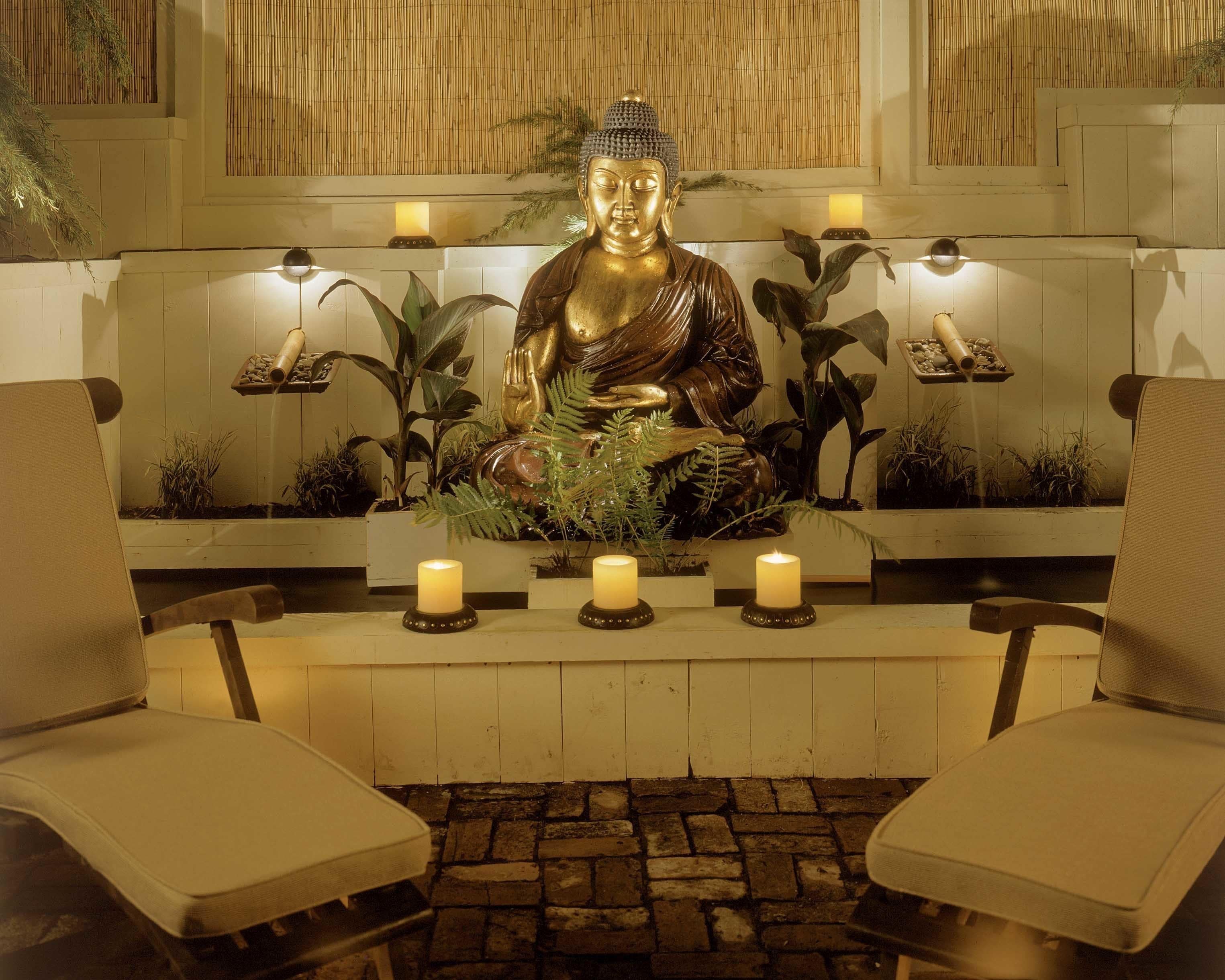 Couples treatment rooms, sauna, hot tub, steam room, body treatments