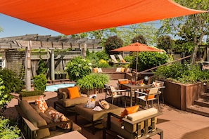 Couples treatment room(s), sauna, hot tub, steam room, body treatments
