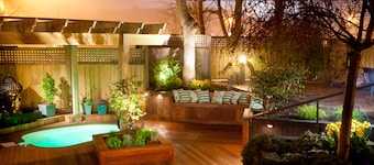 Crowne Pointe Historic Inn & Spa - Adults Only