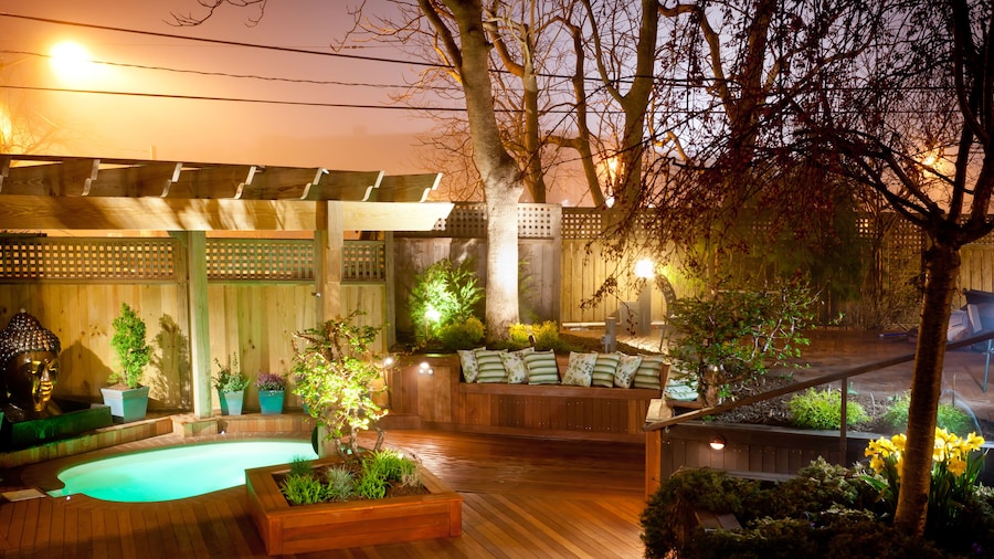 Crowne Pointe Historic Inn & Spa - Adults Only