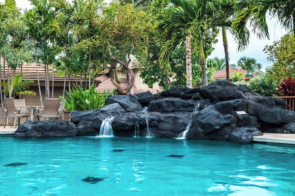 2 piscines extérieures