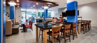 Holiday Inn Express Hotel & Suites Boston-Marlboro by IHG