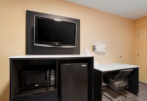 Basic Double Room, Accessible, Non Smoking | In-room safe, free WiFi, bed sheets, alarm clocks