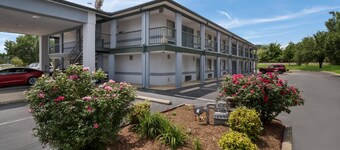 The Jewel Motel