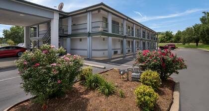 The Jewel Motel