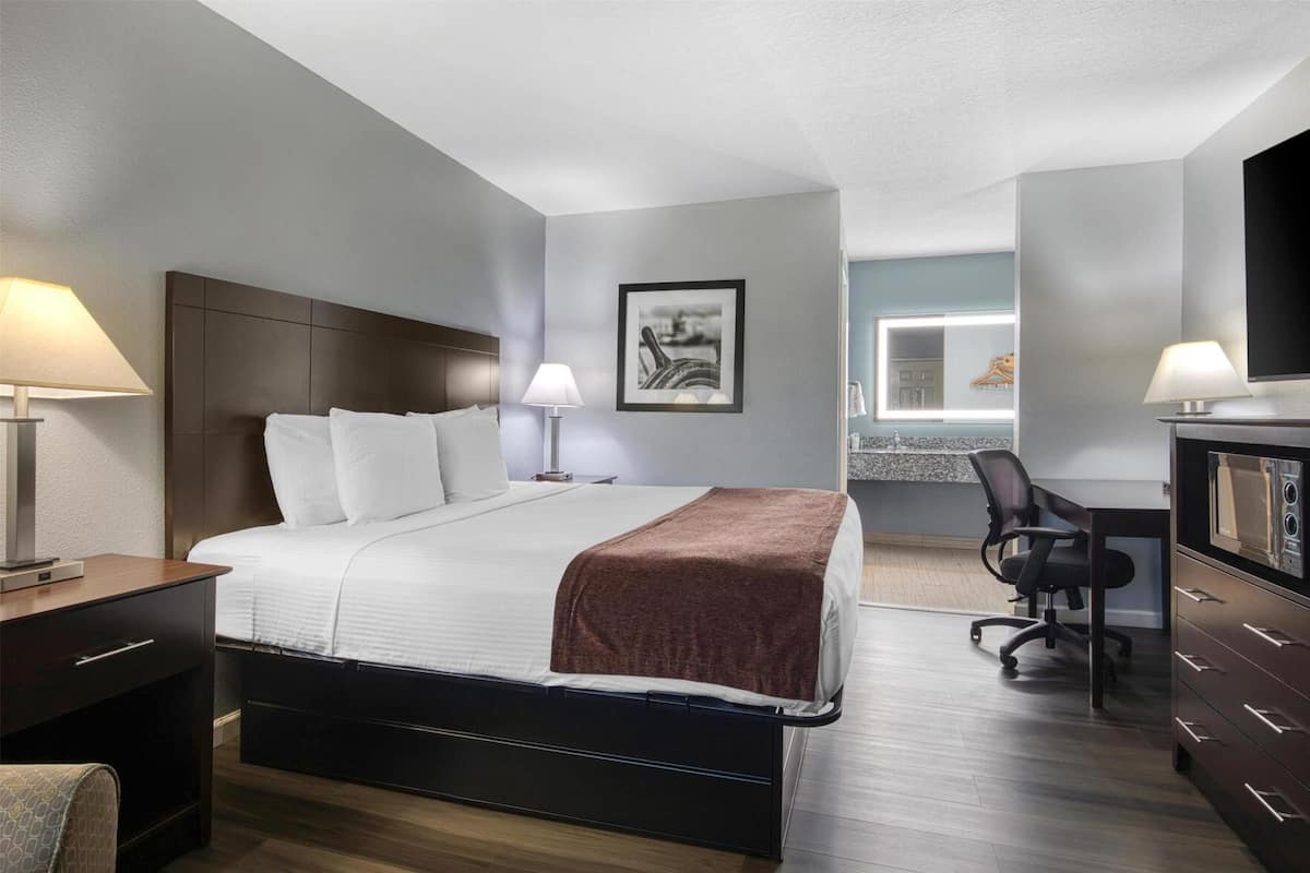 Desk, iron/ironing board, rollaway beds (surcharge), WiFi (free)