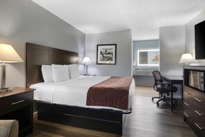 Standardzimmer, 1 King-Bett, Nichtraucher, Kühlschrank und Mikrowelle | Individuell eingerichtet, Schreibtisch, Bügeleisen/Bügelbrett