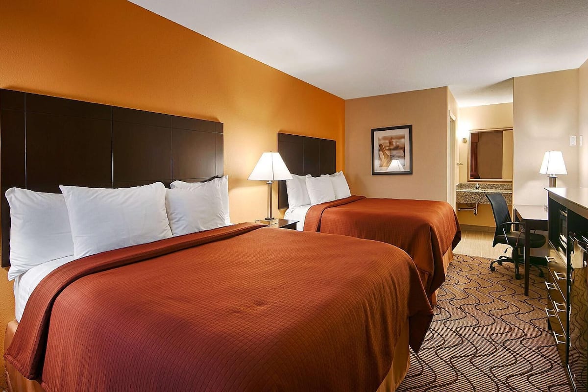 Ameublement personnalisé, bureau, fer et planche à repasser