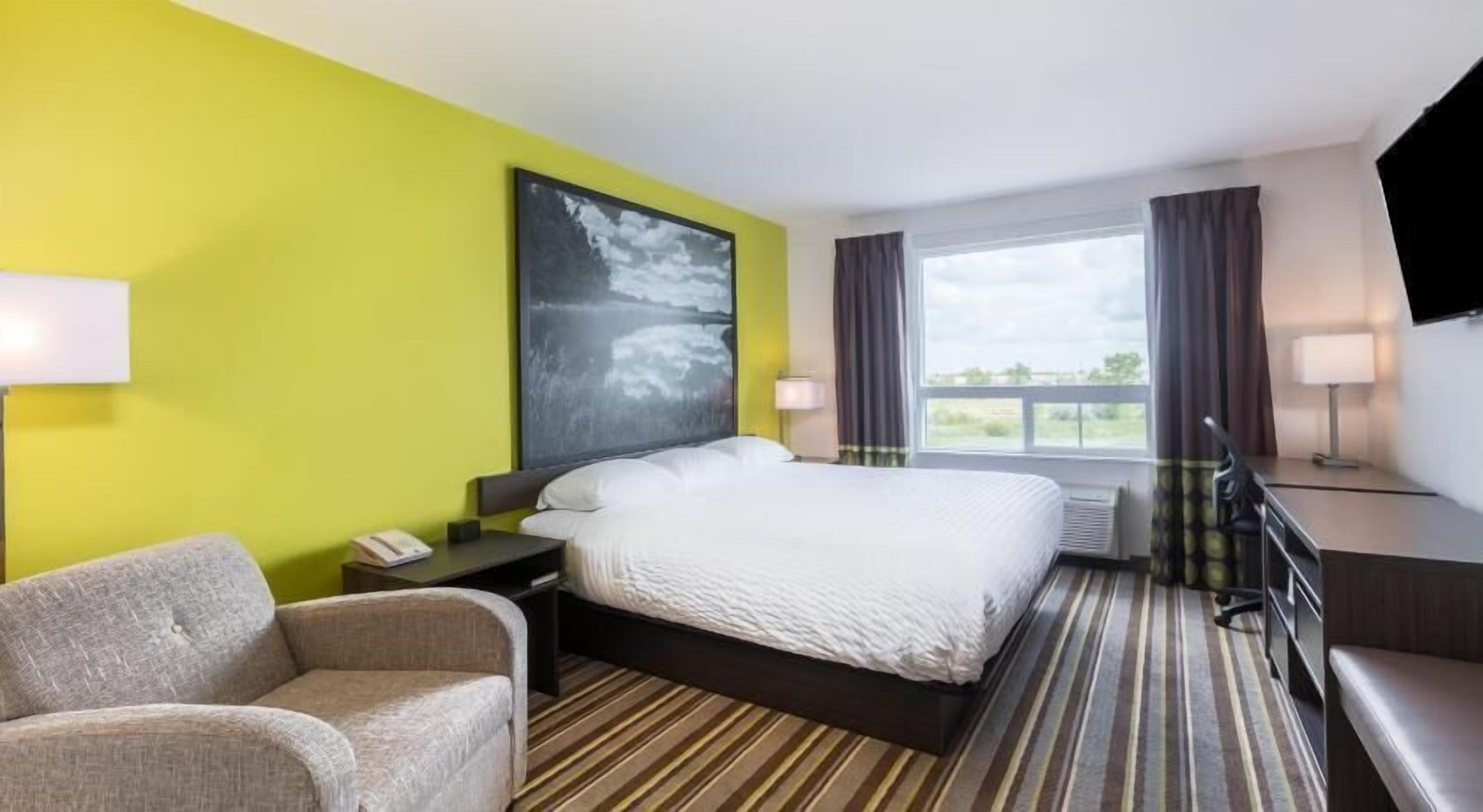 Desk, iron/ironing board, free cribs/infant beds, free WiFi