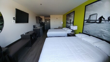 Super 8 by Wyndham Winnipeg East MB - Image 76
