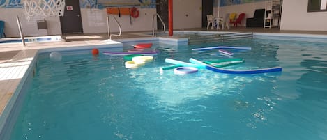 Indoor pool, pool loungers