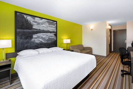 Super 8 by Wyndham Winnipeg East MB - Image 55
