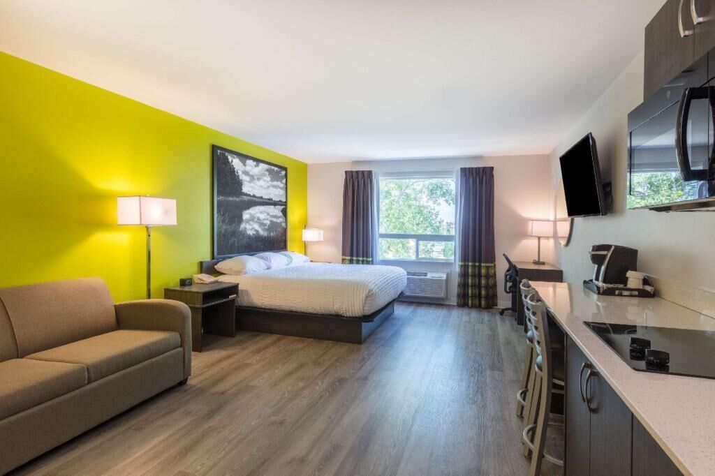 Desk, iron/ironing board, free cribs/infant beds, free WiFi