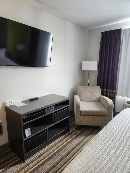 Super 8 by Wyndham Winnipeg East MB - Image 75