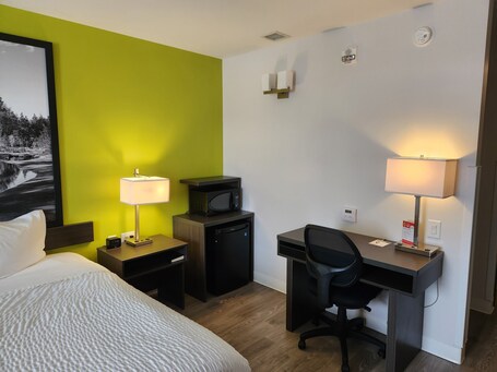 Super 8 by Wyndham Winnipeg East MB - Image 74