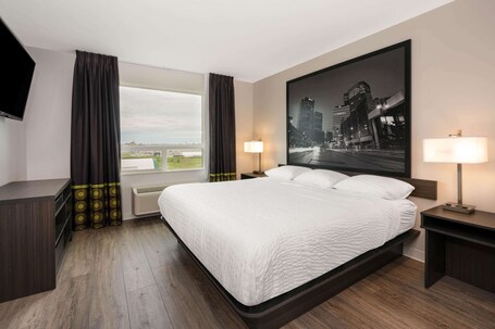 Super 8 by Wyndham Winnipeg East MB - Image 48