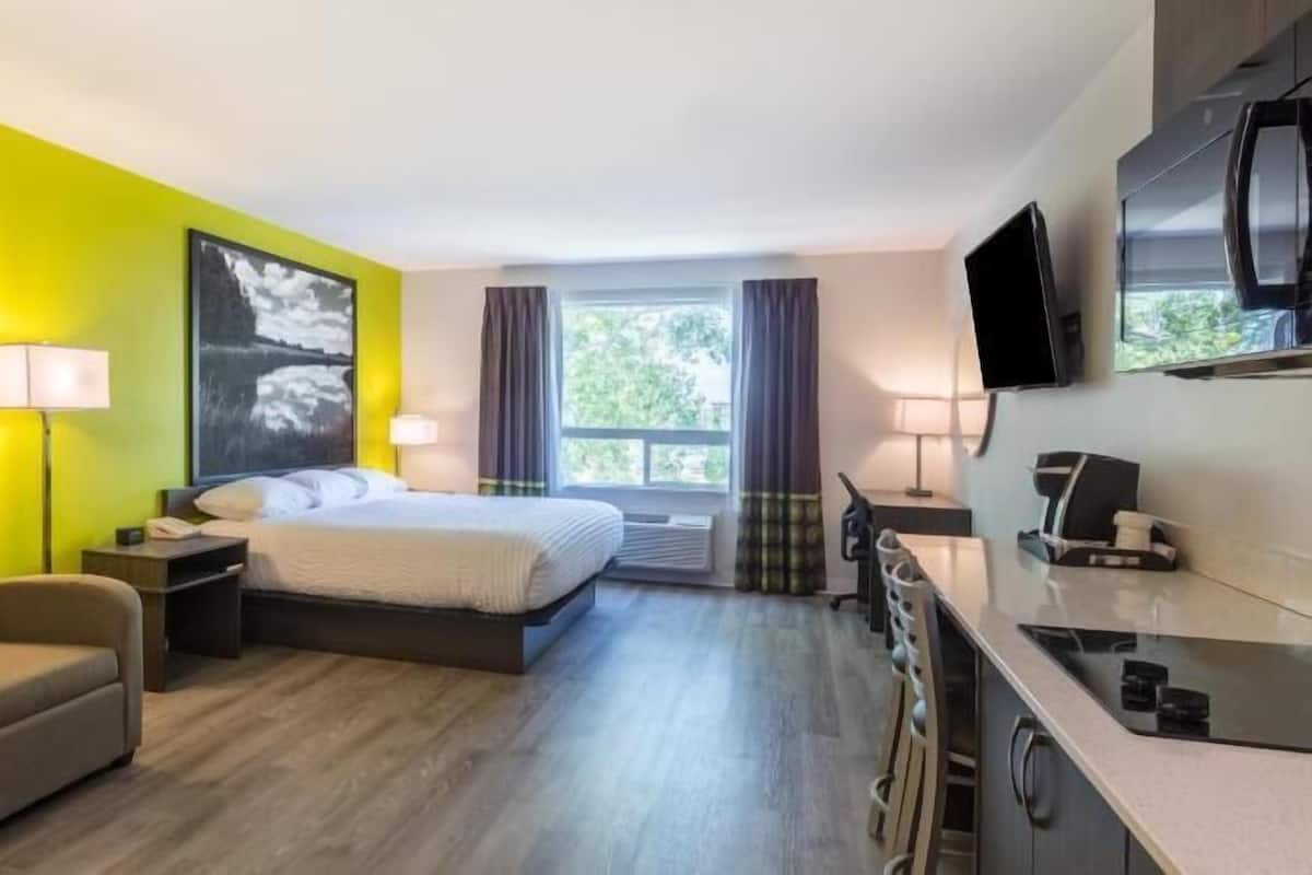 Desk, iron/ironing board, free cots/infant beds, free WiFi