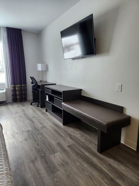 Super 8 by Wyndham Winnipeg East MB - Image 45