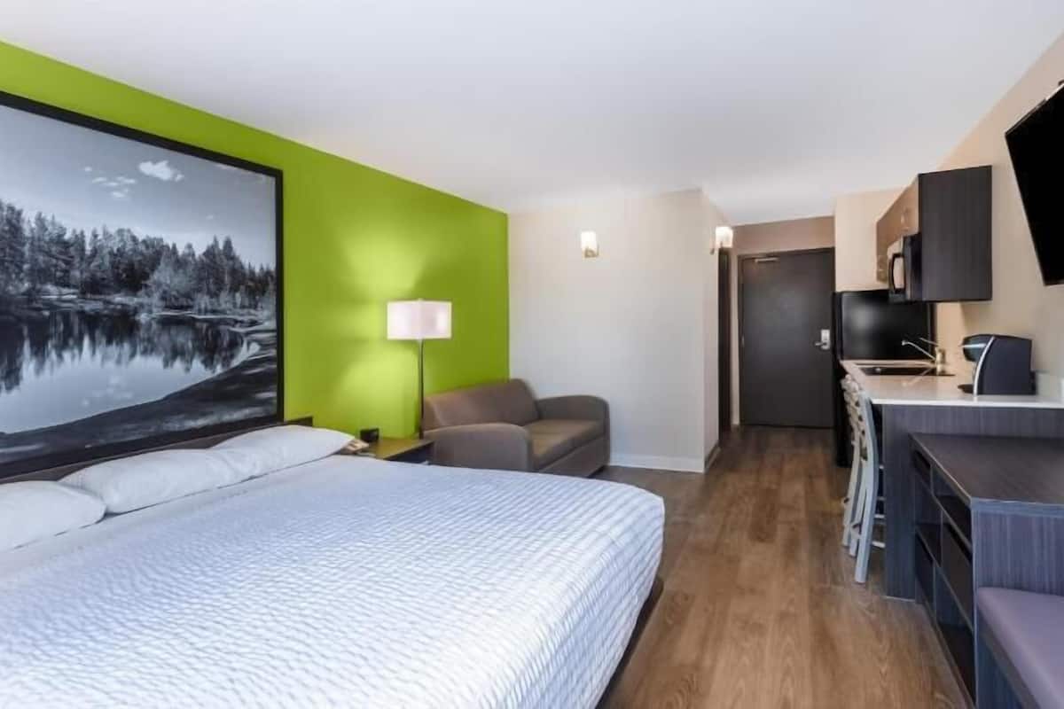 Desk, iron/ironing board, free cots/infant beds, free WiFi