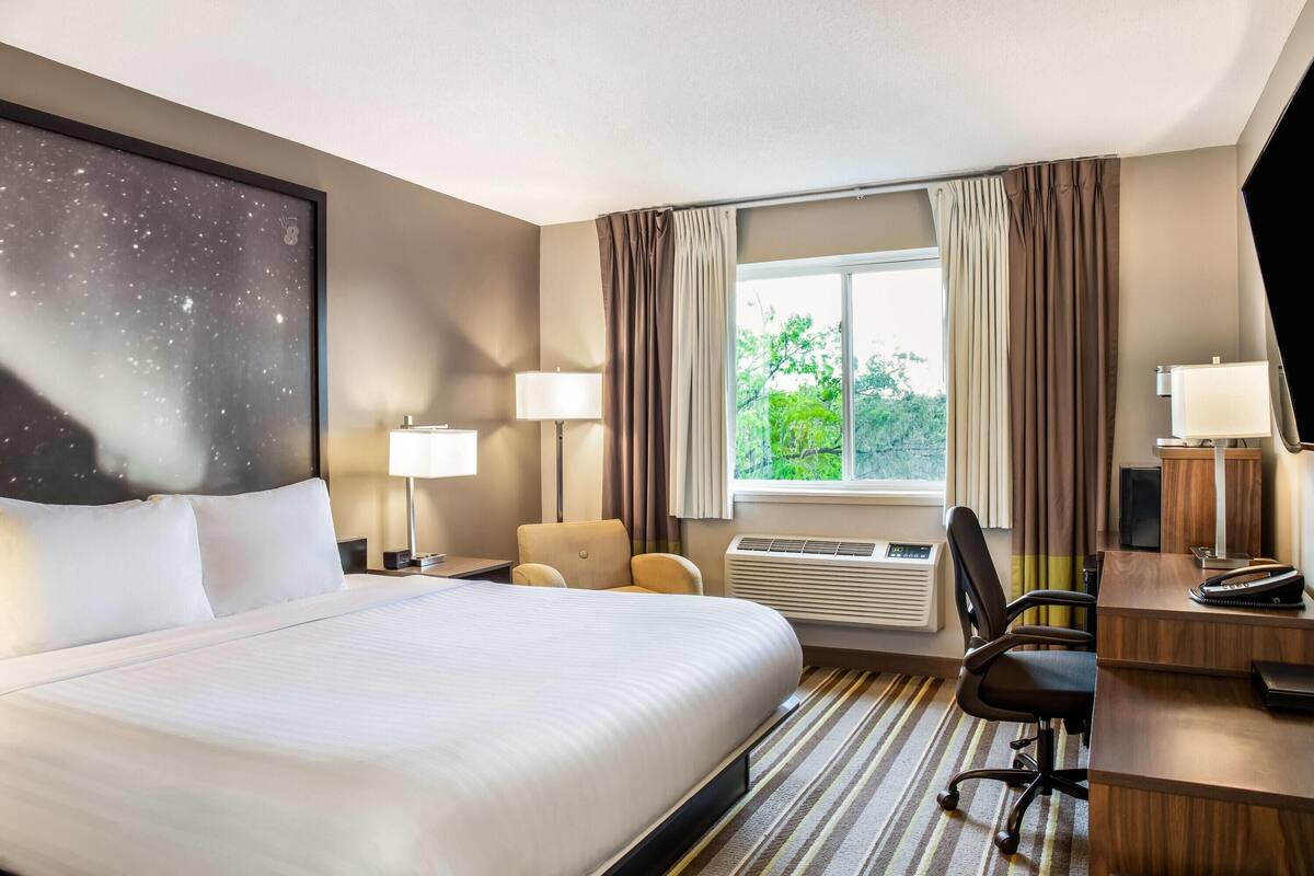 Business-Zimmer, 1 King-Bett, Nichtraucher | Pillowtop-Betten, Schreibtisch, laptopgeeigneter Arbeitsplatz