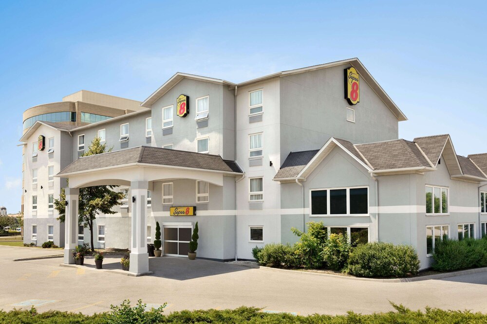 Super 8 by Wyndham Ajax/Toronto On