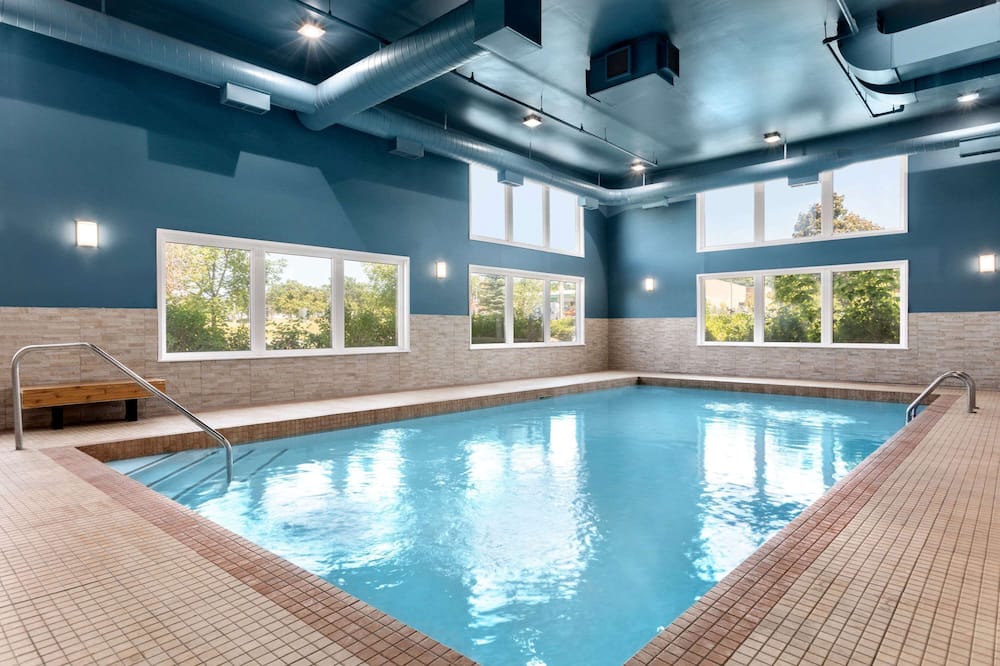 Super 8 by Wyndham Ajax/Toronto On