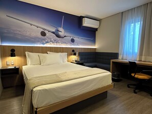 Quarto Casal Premier | Minibar, in-room safe, desk, blackout curtains - Hotel Panamby Guarulhos (Guarulhos)