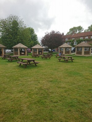 Vista frontal de la propiedad