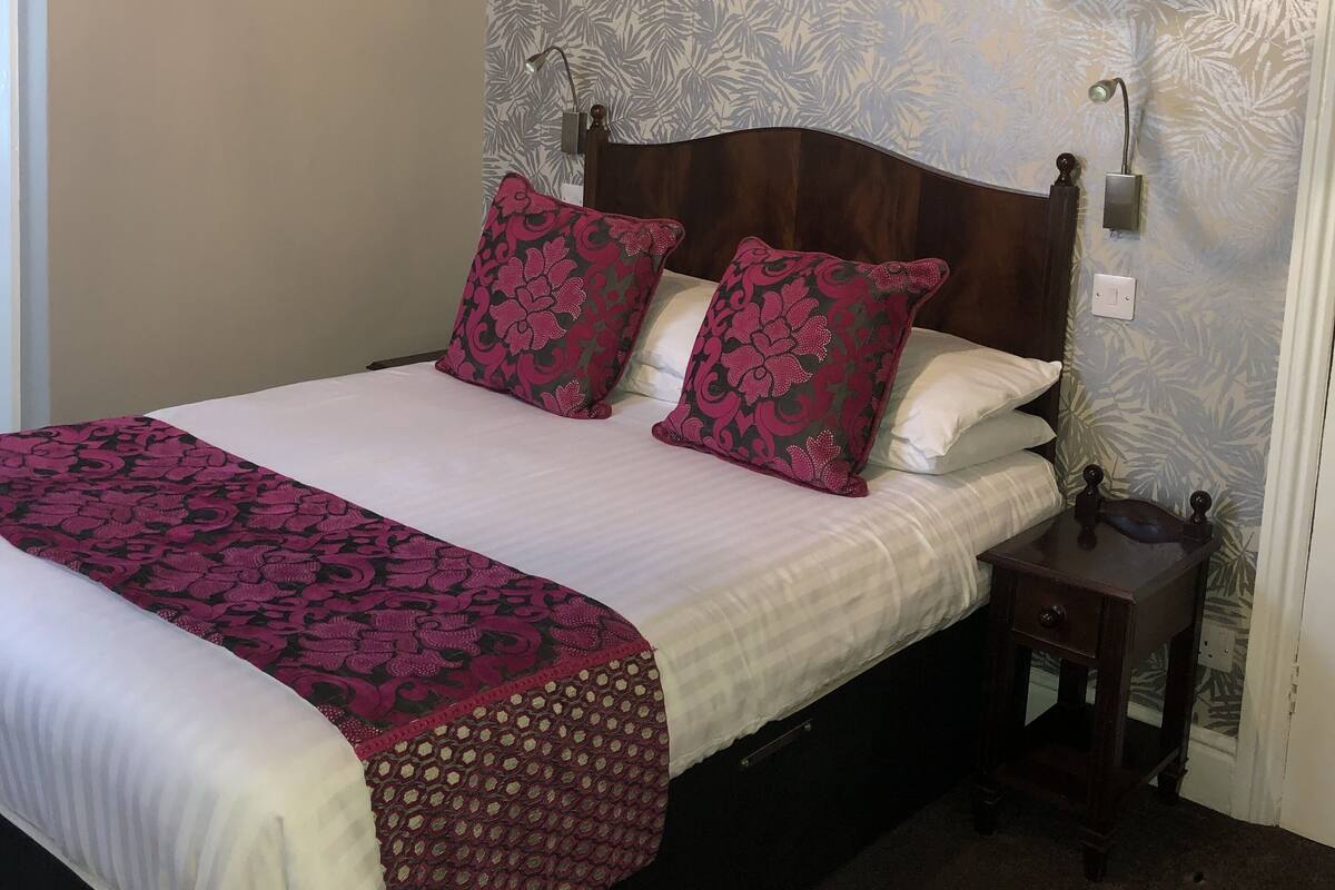 Standard Double Room | Premium bedding, desk, blackout drapes, iron/ironing board (on request)
