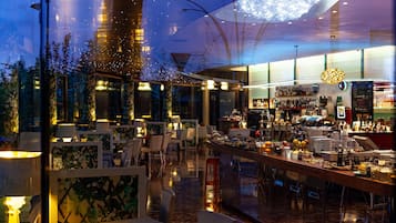 酒吧(店内)