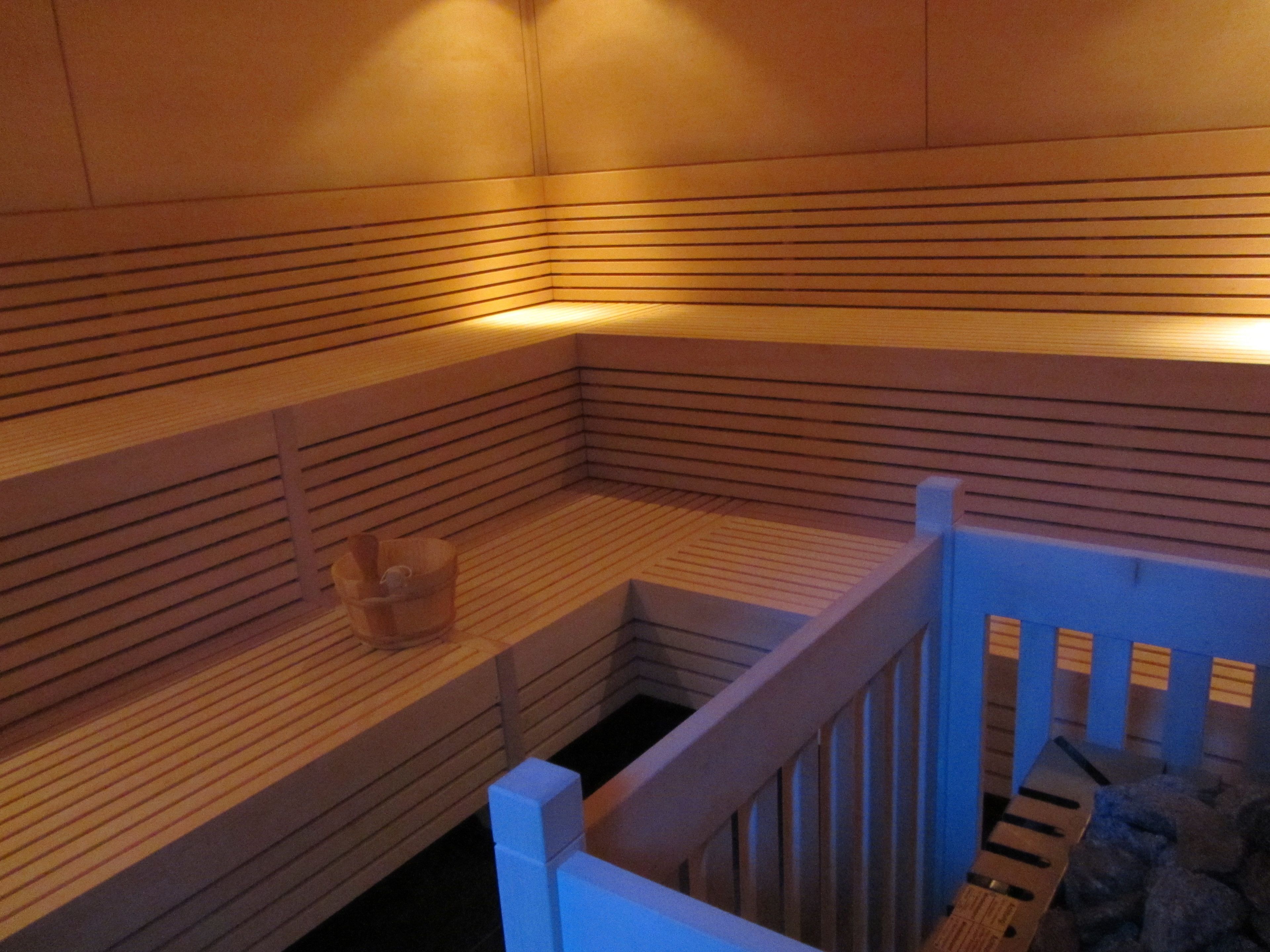 sauna, hot tub, steam room, turkish bath/hammam, body treatments