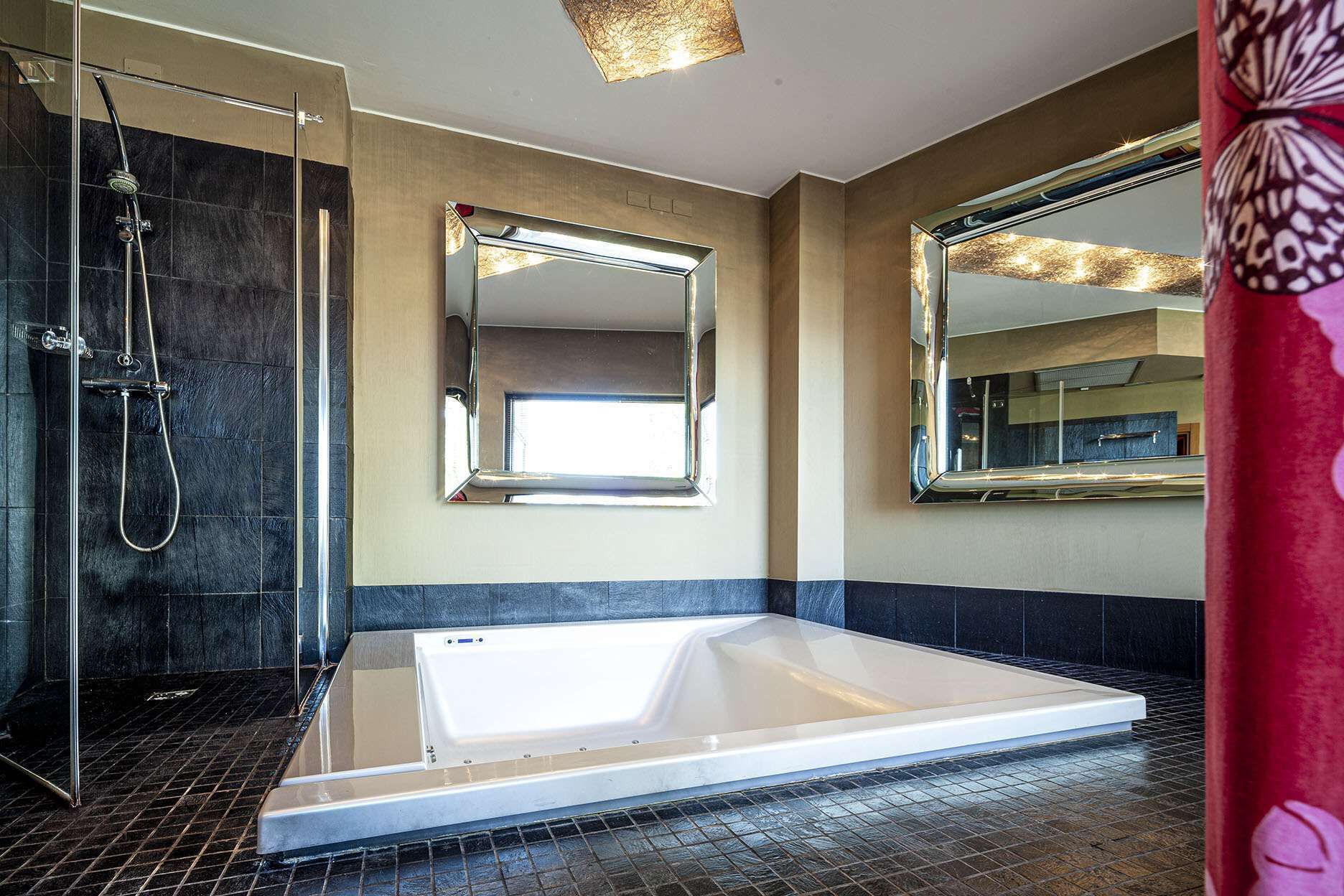 Photo - Là Di Moret