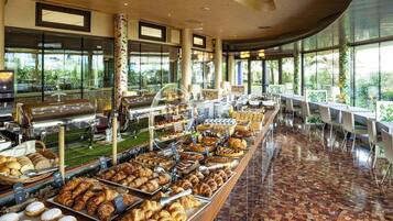 Daily buffet breakfast for a fee