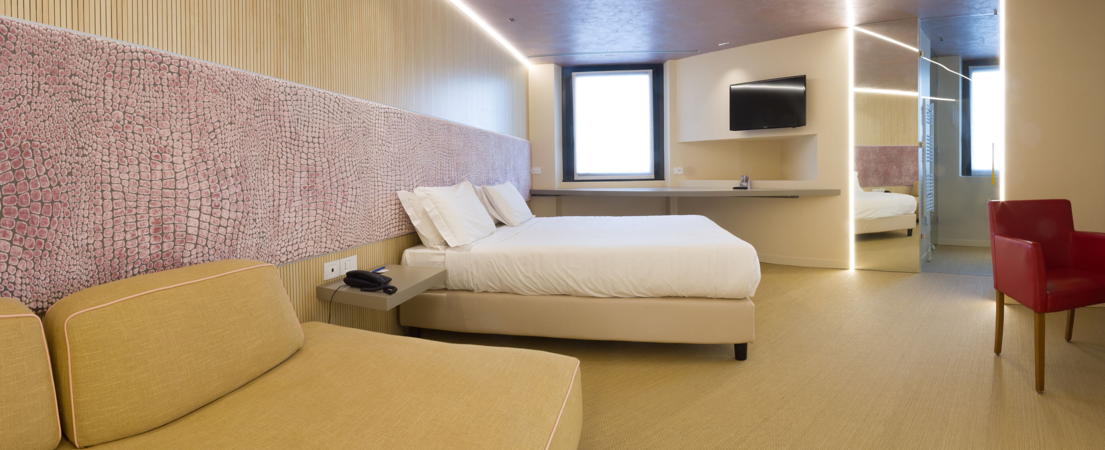 junior double room | minibar, in-room safe, desk, soundproofing