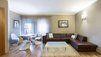 Minibar, in-room safe, desk, soundproofing