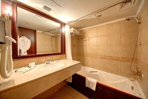 Windsor Suite | Bilik Mandi | Pancuran mandi, kelengkapan dandanan diri percuma, pengering rambut 