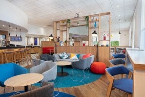 Exterior - Holiday Inn Express Strathclyde Park M74 JCT 5 by IHG (Glasgow)